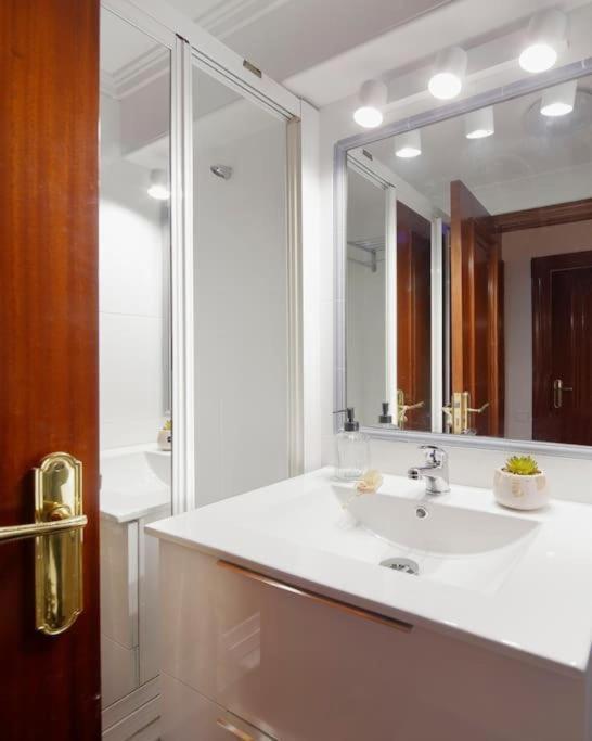 Apartamento Maura 2 Dormitorios Oviedo Exteriör bild